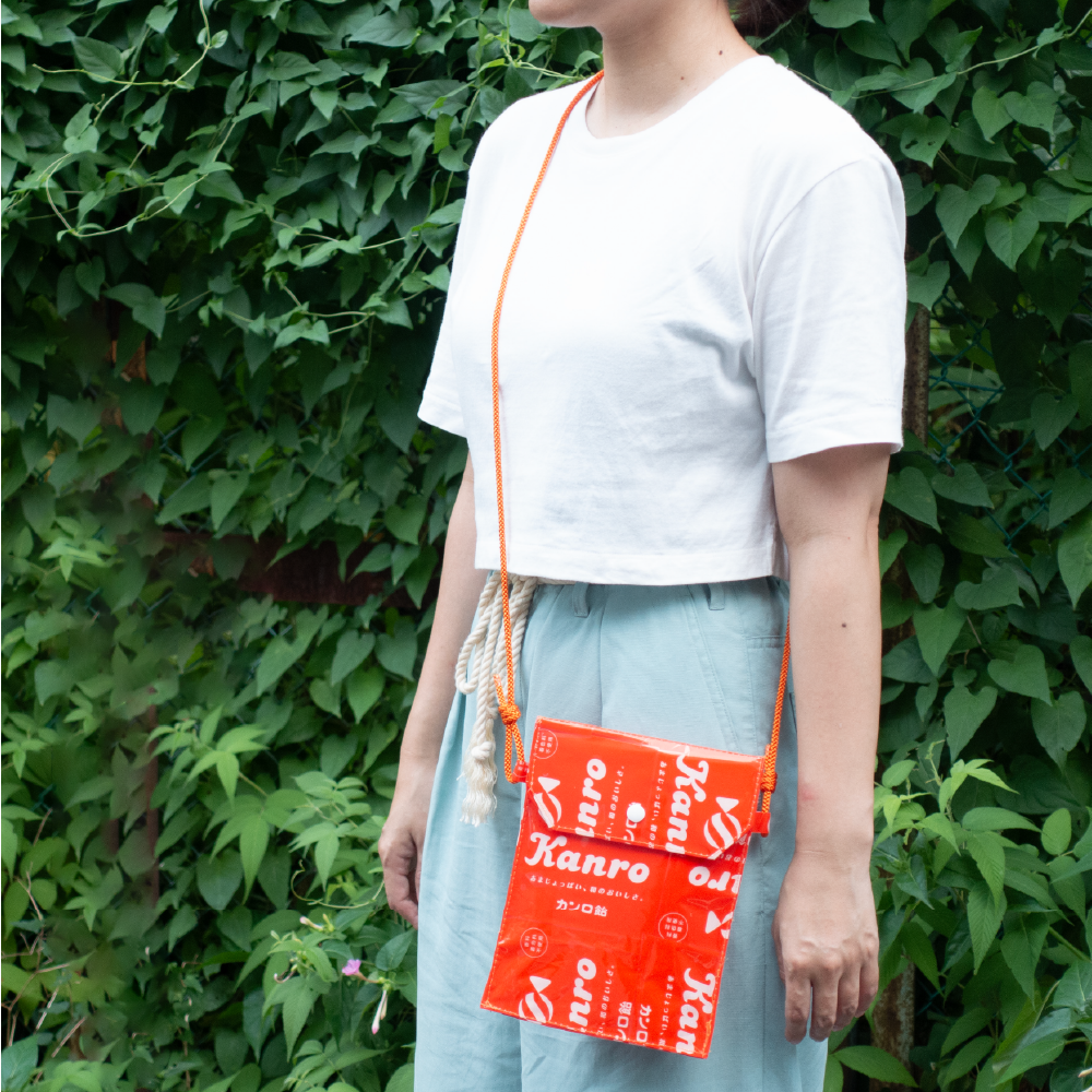 アップサイクルグッズ サコッシュ カンロ飴 – Kanro POCKeT